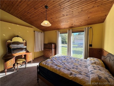 Charming 3 bed, 1.5 bath earth contact home on a quiet dead-end