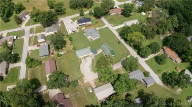 Charming 3 bed, 1.5 bath earth contact home on a quiet dead-end