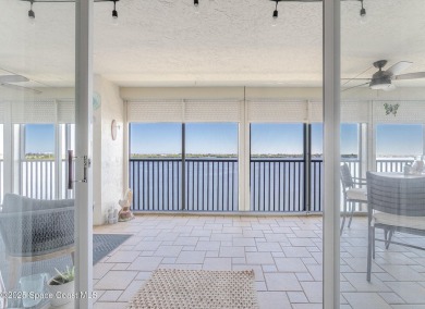 This 7th floor gated community offers breathtaking river views