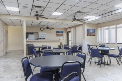 This 7th floor gated community offers breathtaking river views