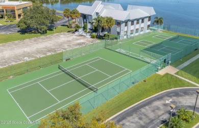 This 7th floor gated community offers breathtaking river views