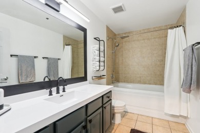 Bright, move-in ready 2BD/2BA loft in University Village with