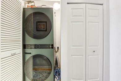 Bright, move-in ready 2BD/2BA loft in University Village with