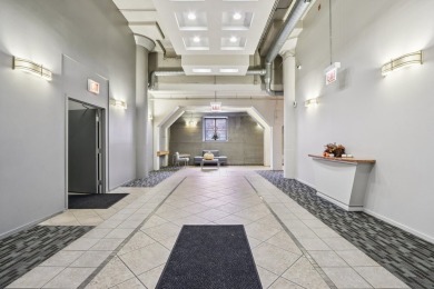 Bright, move-in ready 2BD/2BA loft in University Village with
