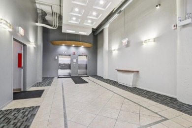 Bright, move-in ready 2BD/2BA loft in University Village with