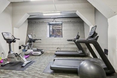 Bright, move-in ready 2BD/2BA loft in University Village with