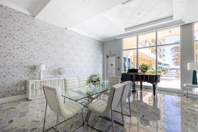 1/1/1 WAVES AT HOLLYWOOD 
GREAT VIEWS AND