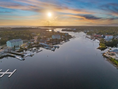 Welcome to your waterfront escape on the beautiful Steinhatchee