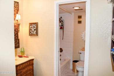 WELCOME TO THE SOUGHT AFTER BAYSHORE BATH & TENIS CLUB! ENJOY