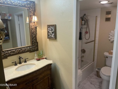 WELCOME TO THE SOUGHT AFTER BAYSHORE BATH & TENIS CLUB! ENJOY