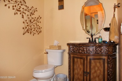 WELCOME TO THE SOUGHT AFTER BAYSHORE BATH & TENIS CLUB! ENJOY