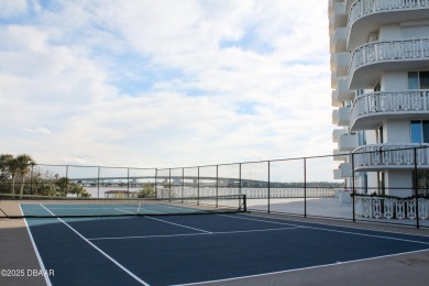 WELCOME TO THE SOUGHT AFTER BAYSHORE BATH & TENIS CLUB! ENJOY