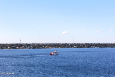 WELCOME TO THE SOUGHT AFTER BAYSHORE BATH & TENIS CLUB! ENJOY