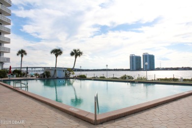 WELCOME TO THE SOUGHT AFTER BAYSHORE BATH & TENIS CLUB! ENJOY