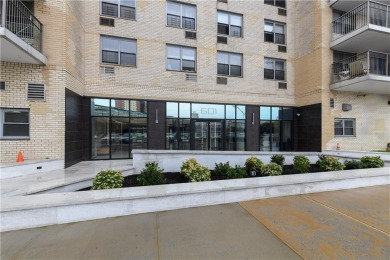 Luxury Living in Brighton Beach - Bright water Towers Condo
