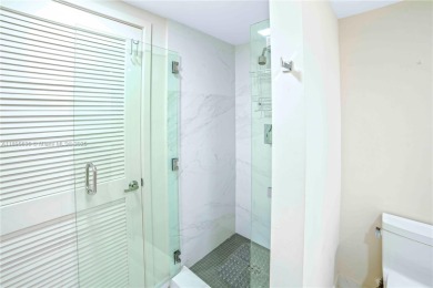 Waterfront 3BD/3BA residence at 400 Sunny Isles with wide open