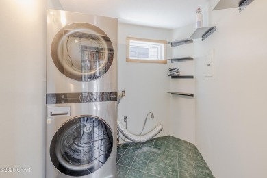 Fantastic Highly Sought after Venture Out Home! You need to