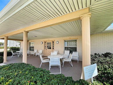 Welcome to your slice of Florida paradise! This beautiful