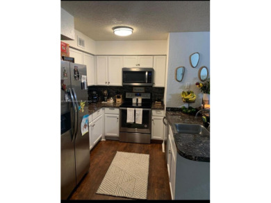 Beautiful and well-maintained 1 bedroom, 1 bathroom condo