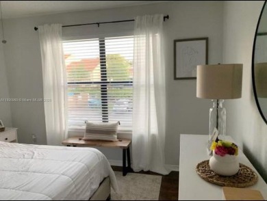 Beautiful and well-maintained 1 bedroom, 1 bathroom condo