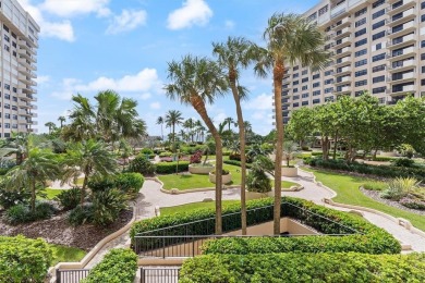 FULL OWNER FINANCING.  Spacious updated 2/2 with oceanfront