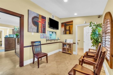 Rarely available Freestanding building. One story building with