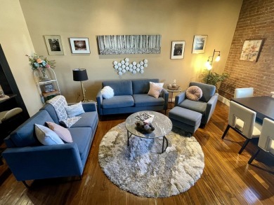 Executive unit ready for someone who's ready to enjoy all