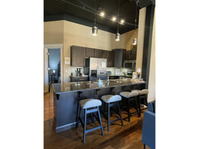 Executive unit ready for someone who's ready to enjoy all