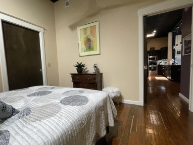 Executive unit ready for someone who's ready to enjoy all