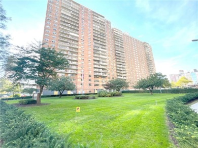 Welcome to your new oasis! Situated in the heart of prime Coney