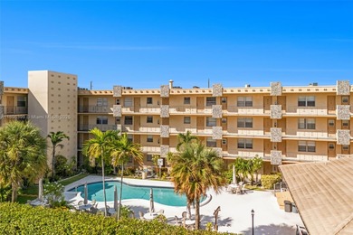 SELLER MOTIVATED!!!Exceptional 55+ condo in a well-managed, LOW