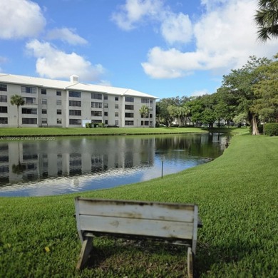 The community offers a breathtaking views of the canal and