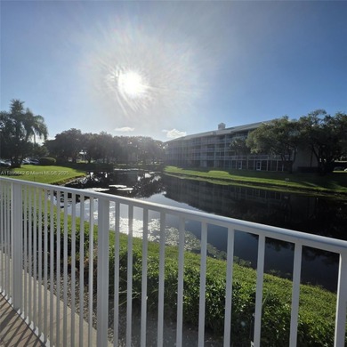 The community offers a breathtaking views of the canal and
