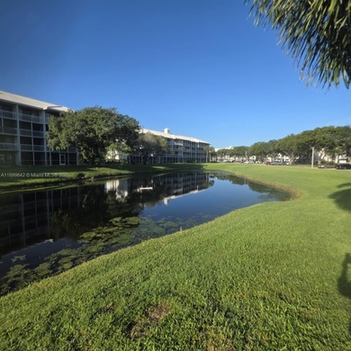 The community offers a breathtaking views of the canal and