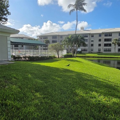 The community offers a breathtaking views of the canal and