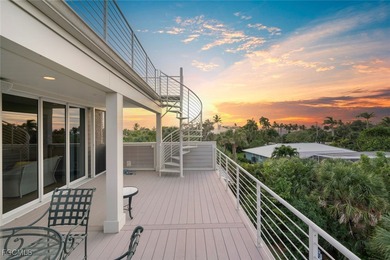 Magnificent Near-Beach Residence with Gulf-View Rooftop Deck