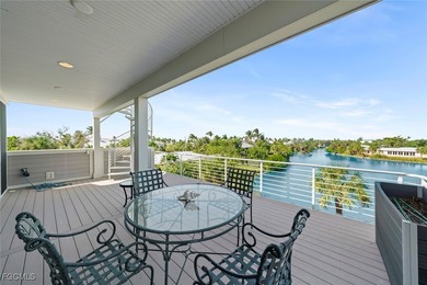 Magnificent Near-Beach Residence with Gulf-View Rooftop Deck