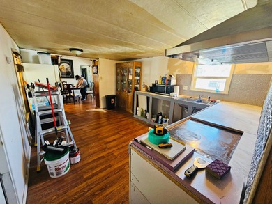 Beautiful 2 Bedroom, 1 Bath Home - Lakeland, Florida  This