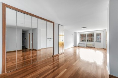 Large and remodeled coop with a Large Oceanview balcony in a