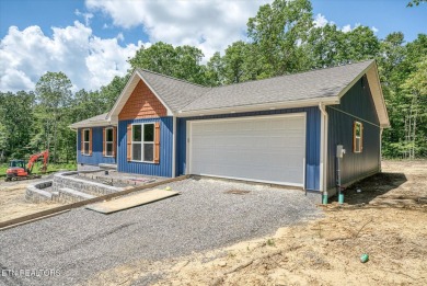 New Construction in Lake Tansi - Just Minutes to Town! Move-in