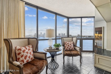 Riverfront elegance in Riverside - 3BR Park Plaza condo with