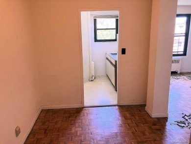 This 1-bedroom Vernon Woods co-op is part of a six building