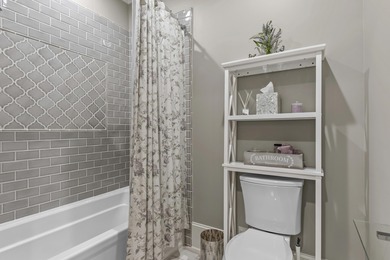 Fantastic Inside the Gates location, near the Ritz Carlton Lake