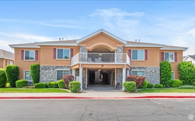 55+ senior village, main floor living. Convenient access to the