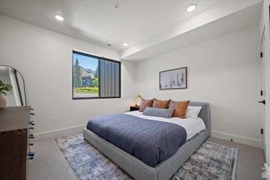 This fully furnished 1-bedroom condo sits between the 10th and