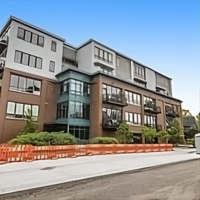 Enjoy this urban space in one of the best locations in downtown