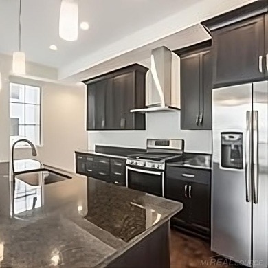 Enjoy this urban space in one of the best locations in downtown