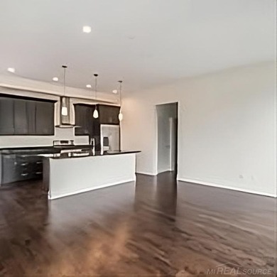 Enjoy this urban space in one of the best locations in downtown