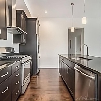 Enjoy this urban space in one of the best locations in downtown