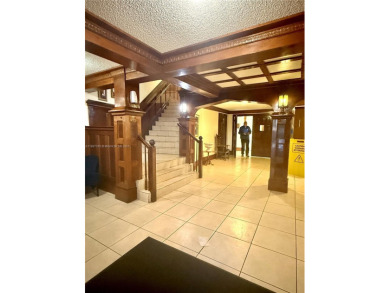 Beautiful 1 bed / 1.5 bath condo located on the 3rd floor of a